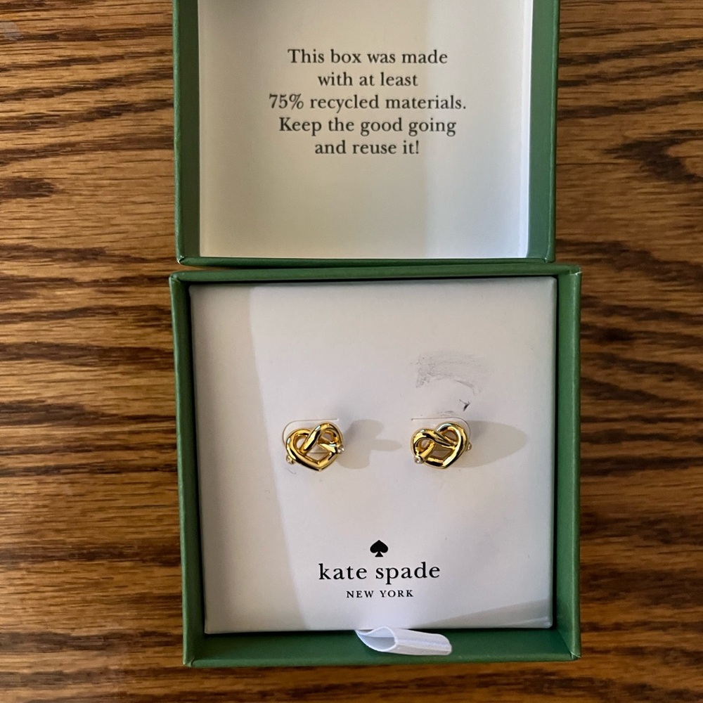 Kate Spade ♠️ Women’s Sailor’s knit stud earrings NWT Style